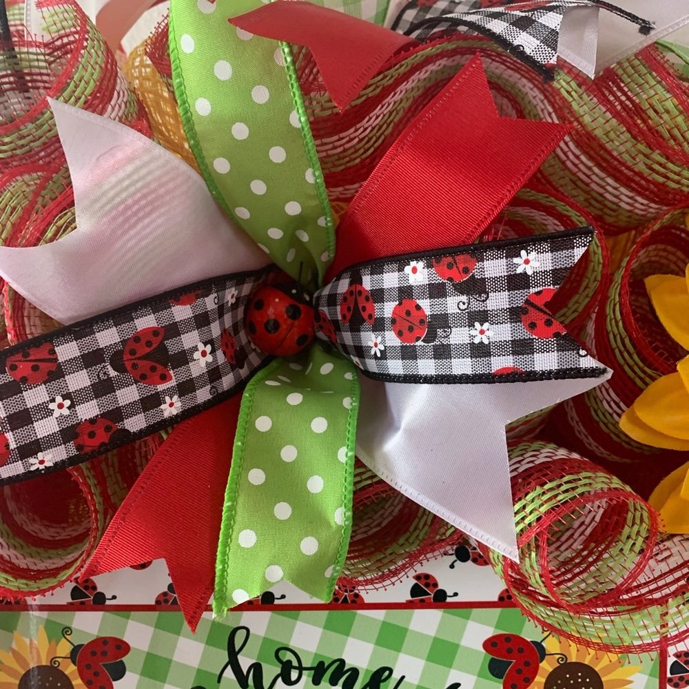 Deco mesh ladybug and sunflower wreath, Home Sweet Home wreath, all occasion - Picture 9 of 9